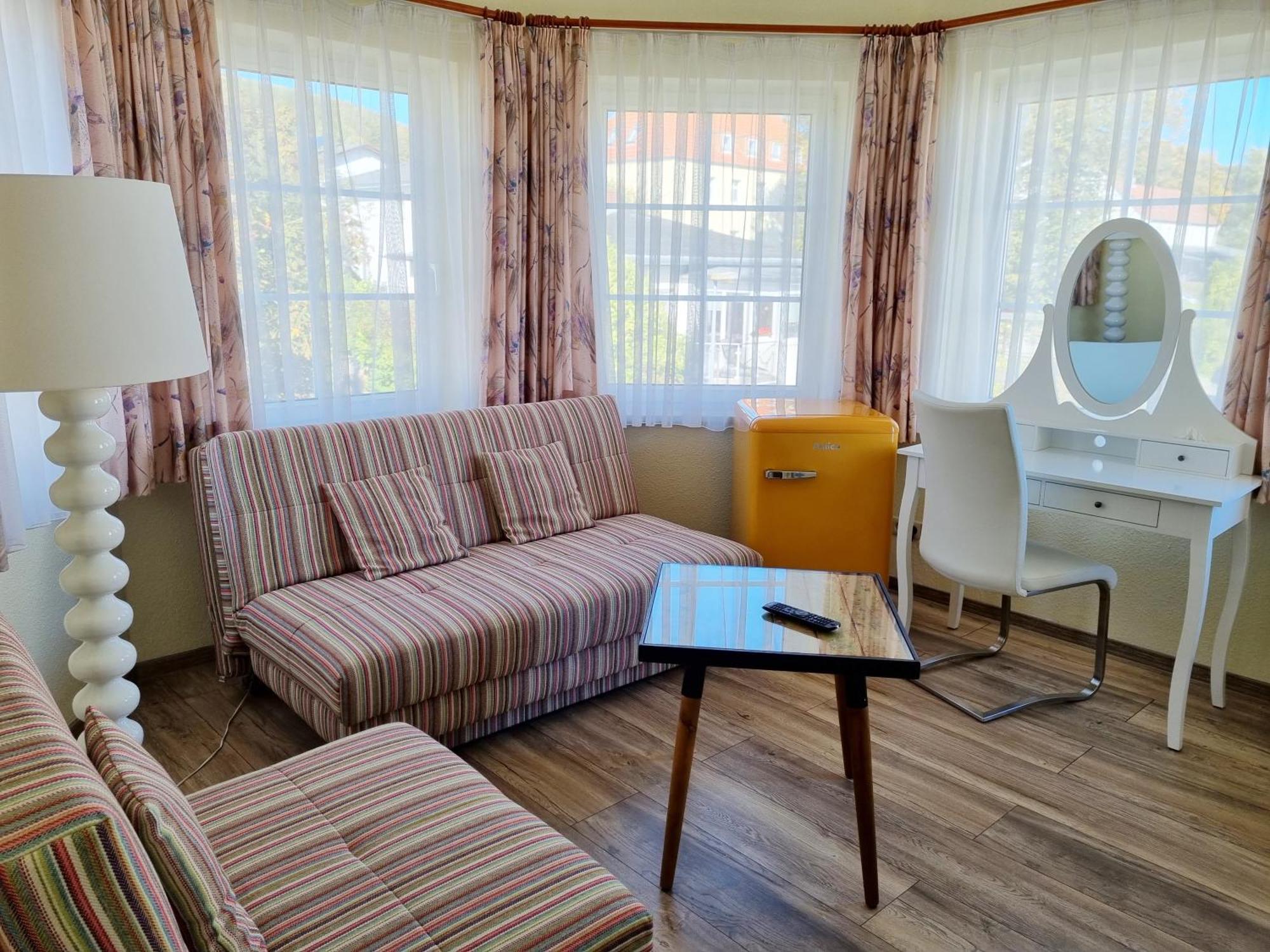 Hotel Waterkant ザスニッツ エクステリア 写真